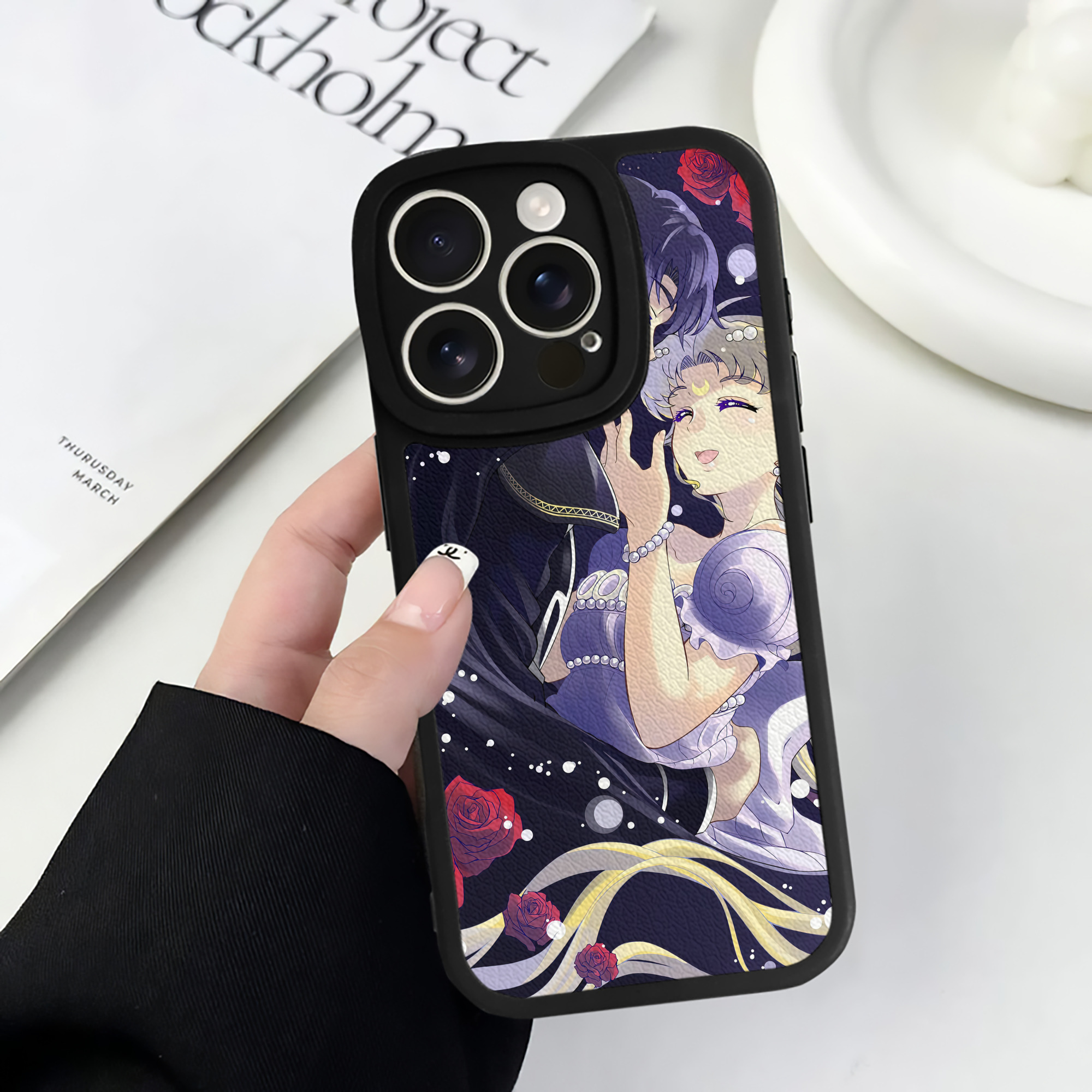 （画像用） 美少女戦士セーラームーン Sailor Moon 【iPhone 16シリーズ対応】シリコンスマホケース（レザー調） 材質：シリコン
